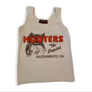 Hooters tank top